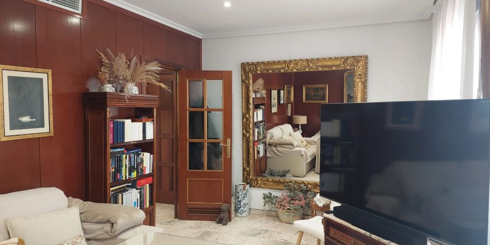 CASA ADOSADA CON GARAJE JUNTO A JARDINES ORIVE!