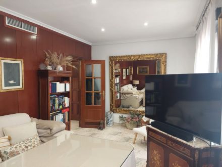 CASA ADOSADA CON GARAJE JUNTO A JARDINES ORIVE!