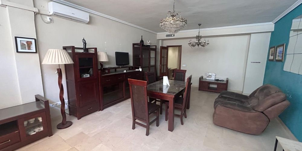 CASA ADOSADA DE 170 M2 CONSTRUIDOS CON PISCINA Y PLACAS SOLARES