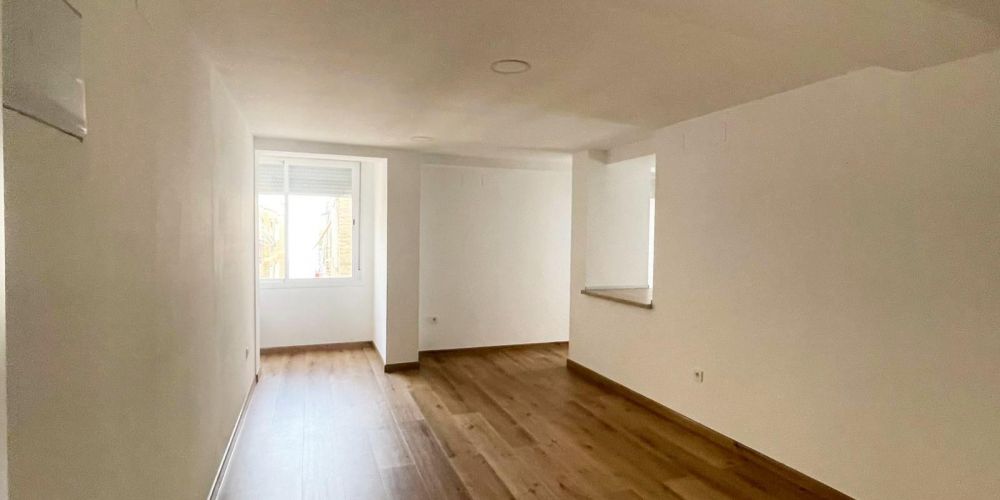 ¡¡PISO DE 3 HABITACIONES, REFORMADO PARA ENTRAR A VIVIR CON ASCENSOR, ZONA AVDA. RESCATADO!!