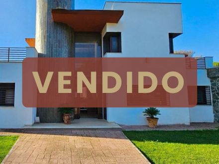 CHALET DE LUJO :MODERNIDAD Y NATURALEZA SE UNEN