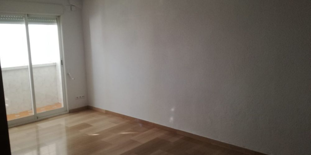 Precioso piso en Valdeolleros con terraza