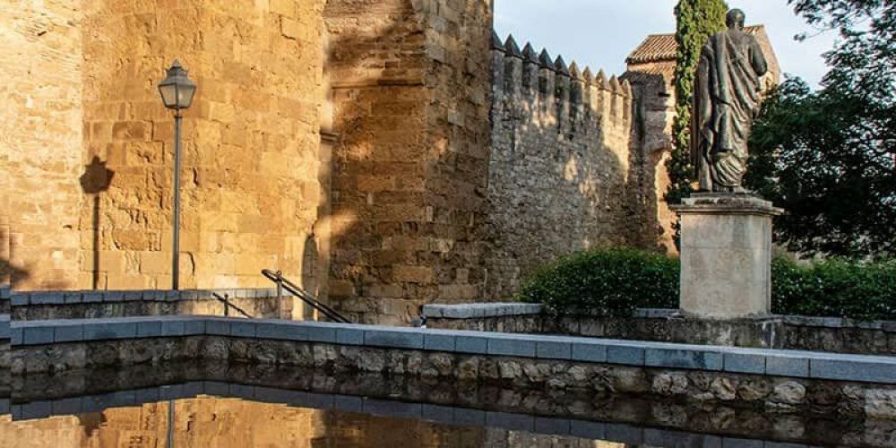 LOCAL CON PROYECTO DE NEGOCIO Y VIVIENDA EN LA JUDERÍA