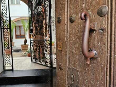 EDIFICIO EN EL BARRIO DE SAN ANDRES