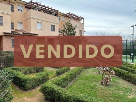 MAGNÍFICA VIVIENDA EN RESIDENCIAL CON PISCINA EN ALCOLEA