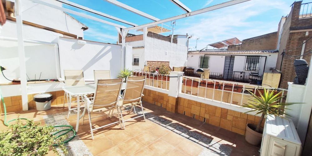 ¡¡ CASA REFORMADA CON SOLARIUM EN EL HIGUERON!!
