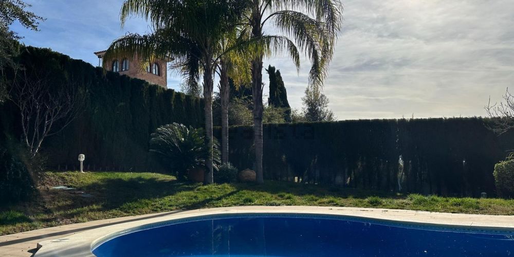 FANTÁSTICA CASA EN VENTA EN ALCOLEA.