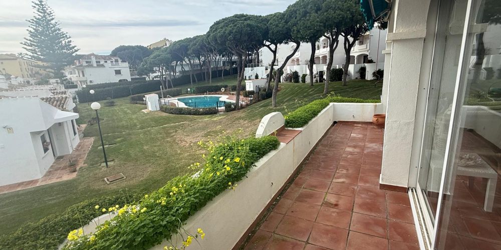 PISO EN VENTA EN CALAHONDA 