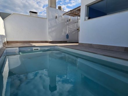 Espectacular triplex con piscina propia y plaza de garaje a pocos metros del Vial Norte