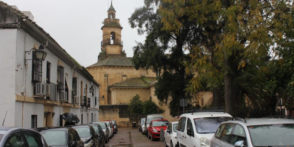 CASA ADOSADA JUNTO A PLAZA DE LA MAGDALENA