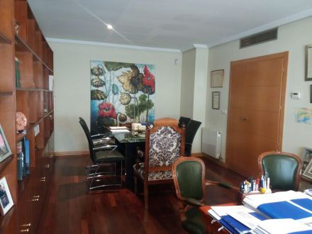 Estupenda vivienda en el Vial