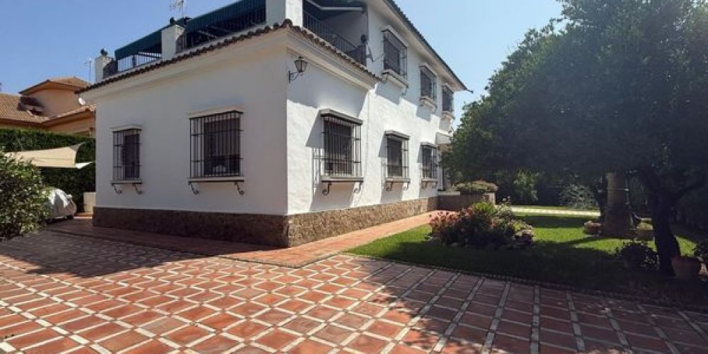 CHALET JUNTO AL COLEGIO DE LA SALLE