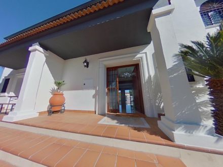 ESPECTACULAR COMPLEJO DE CUATRO VIVIENDAS DE LUJO EN PARAISO ARENAL