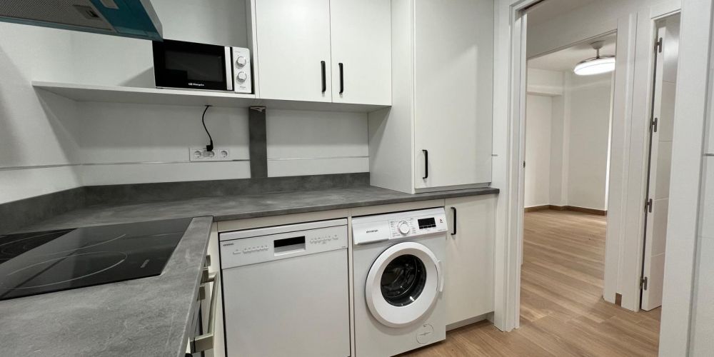 PISO REFORMADO A ESTRENAR CON ASCENSOR EN AVDA MEDINA AZAHARA