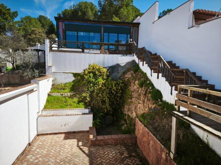 MAGNÍFICA VIVIENDA EN LAS JARAS, JUNTO AL EMBALSE DE LA ENCANTADA