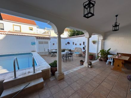 CASA CON PISCINA EN ENCINAREJO