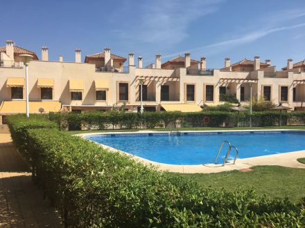 EXCLUSIVA VIVIENDA COMPLETAMENTE REFORMADA EN MIRABUENO