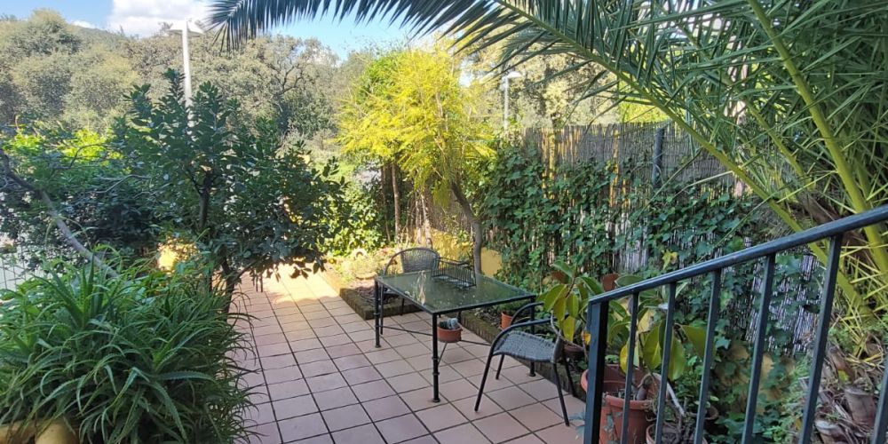 CASA ADOSADA EN EL PATRIARCA