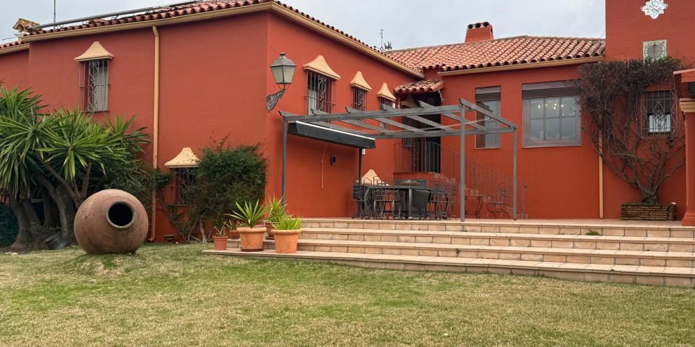 CHALET EN UNA PLANTA CON MAGNÍFICAS VISTAS!