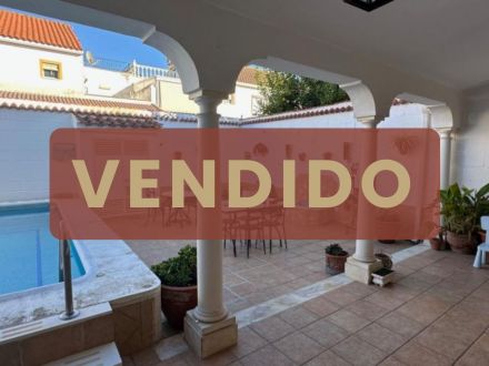 CASA CON PISCINA EN ENCINAREJO