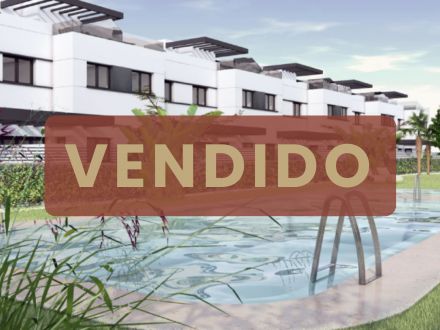 Promoción de 26 casas adosadas frente a hipercor