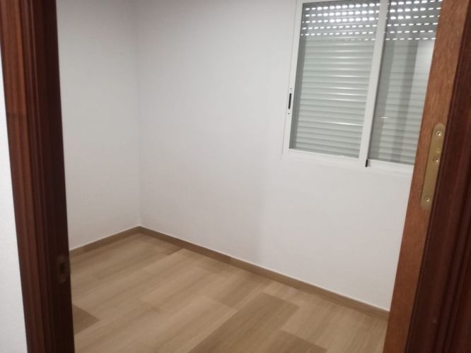 Precioso piso en Valdeolleros con terraza