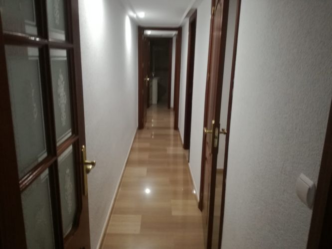 Precioso piso en Valdeolleros con terraza