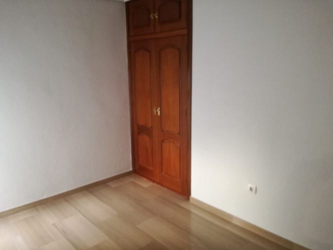 Precioso piso en Valdeolleros con terraza
