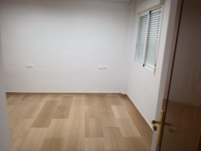 Precioso piso en Valdeolleros con terraza