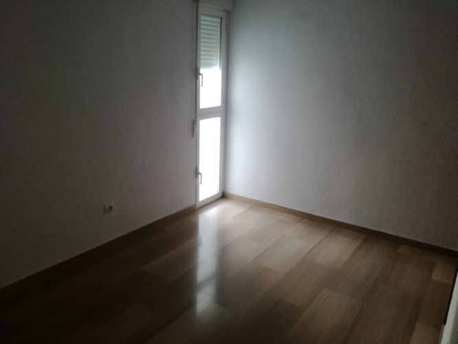 Precioso piso en Valdeolleros con terraza
