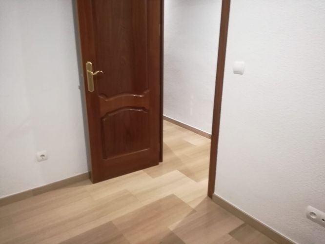 Precioso piso en Valdeolleros con terraza