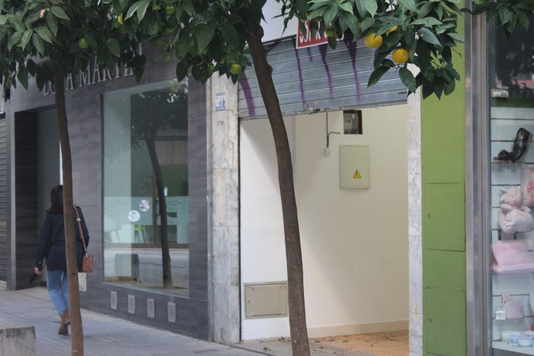 Local ideal para negocio junto a Cruz Conde