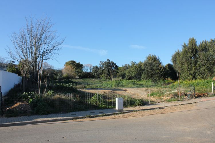 Mágnifica Parcela junto al colegio de la Salle