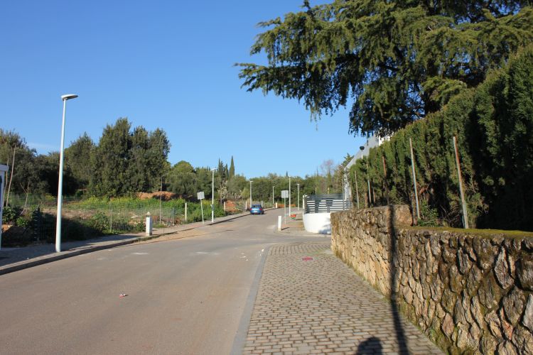 Parcela jumto al colegio de la Salle