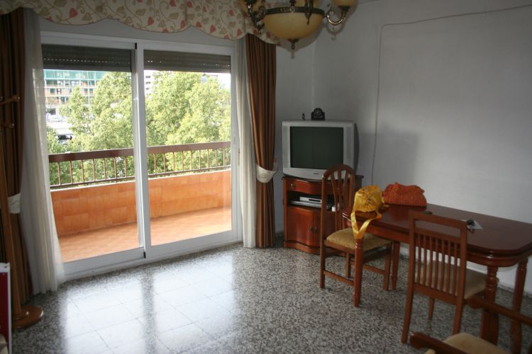 Piso en Avda América con terraza