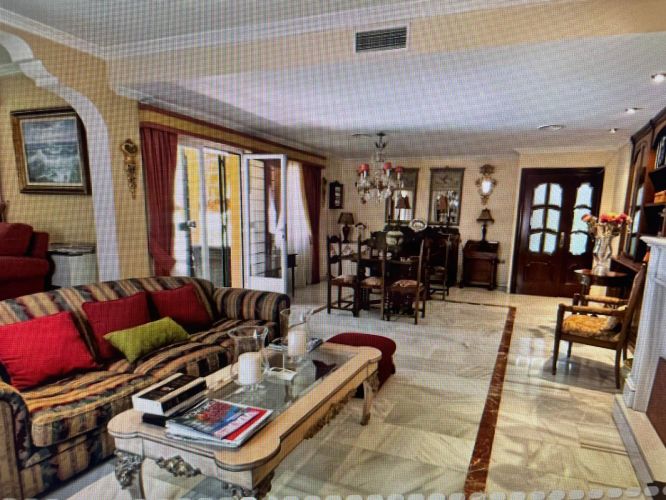 ESPECTACULAR CHALET EN ZONA BRILLANTE