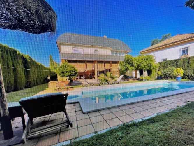 ESPECTACULAR CHALET EN ZONA BRILLANTE
