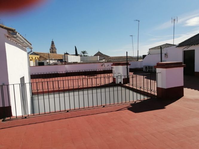 PISO EN LA EMBLEMÁTICA ZONA DE LA JUDERÍA- SAN BASILIO