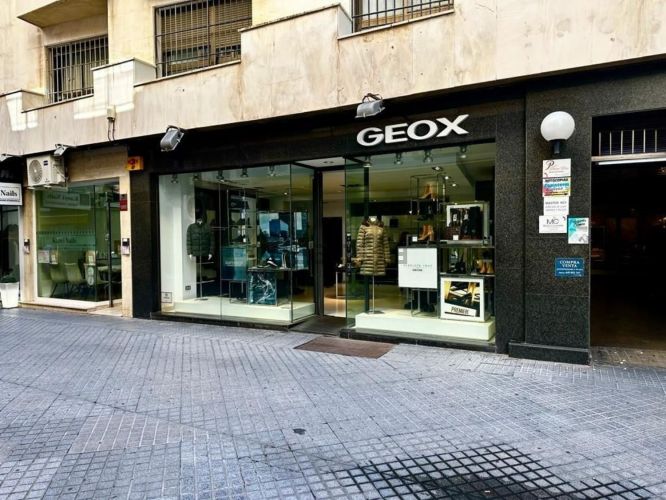ALQUILER DE MAGNÍFICO LOCAL  EN ZONA CENTRO