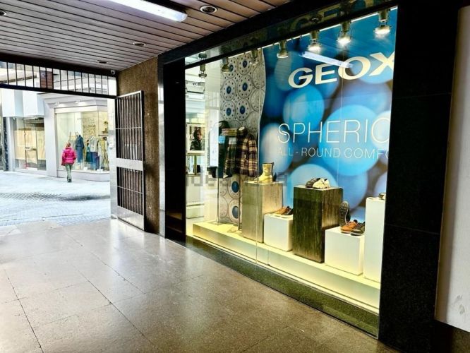 ALQUILER DE MAGNÍFICO LOCAL  EN ZONA CENTRO