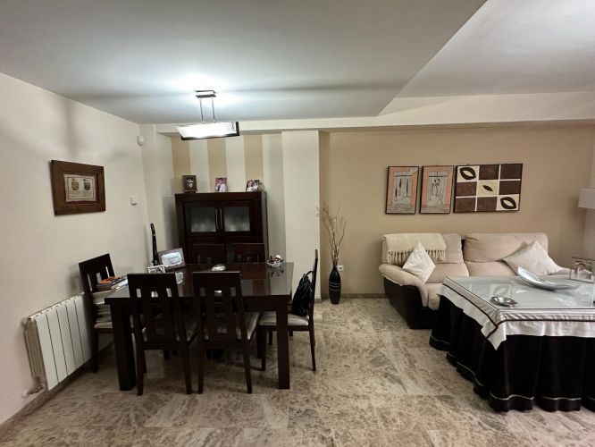 MAGNÍFICA VIVIENDA EN RESIDENCIAL CON PISCINA EN ALCOLEA