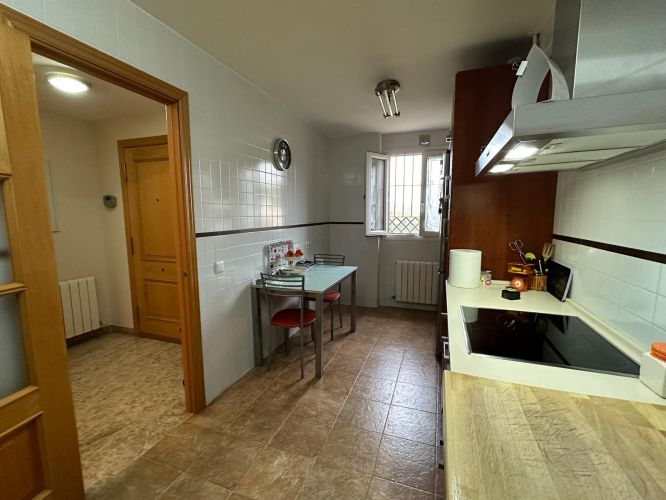 MAGNÍFICA VIVIENDA EN RESIDENCIAL CON PISCINA EN ALCOLEA