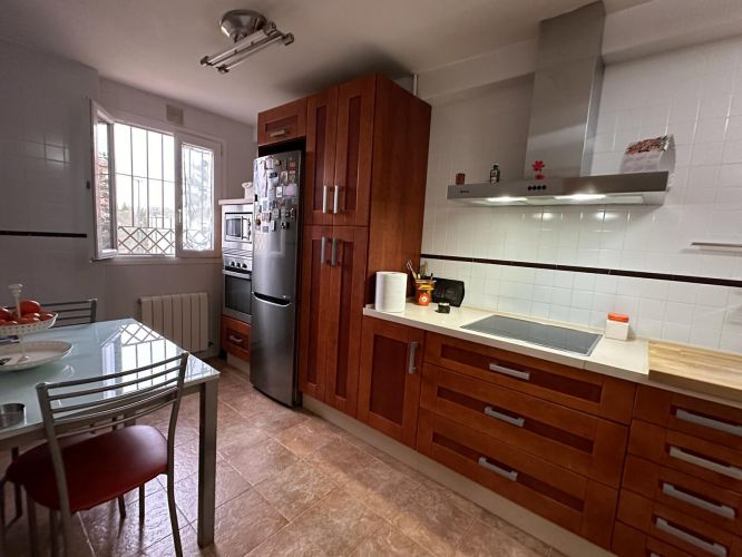 MAGNÍFICA VIVIENDA EN RESIDENCIAL CON PISCINA EN ALCOLEA