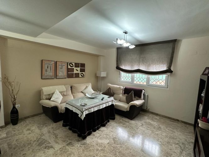 MAGNÍFICA VIVIENDA EN RESIDENCIAL CON PISCINA EN ALCOLEA