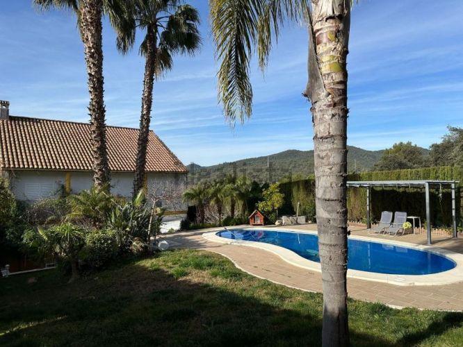 FANTÁSTICA CASA EN VENTA EN ALCOLEA.