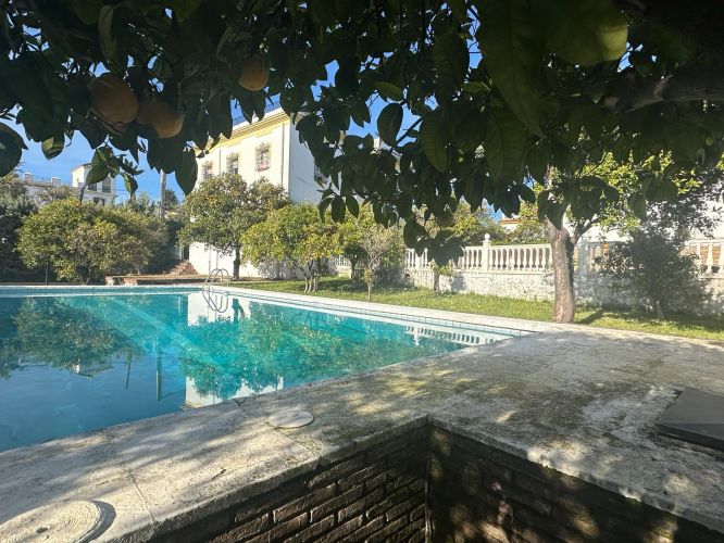 GRAN CHALET CON SOLERA DE LOS AÑOS 60 JUNTO A AVD. DEL BRILLANTE