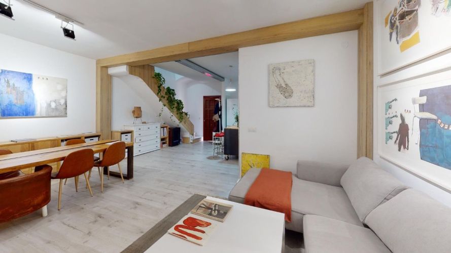 EXCLUSIVA VIVIENDA SITUADA JUNTO A PALACIO DE VIANA