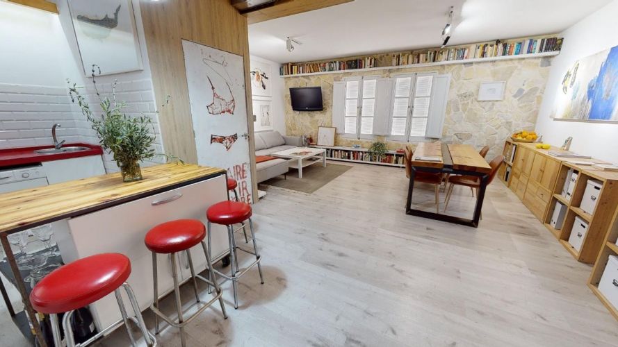 EXCLUSIVA VIVIENDA SITUADA JUNTO A PALACIO DE VIANA