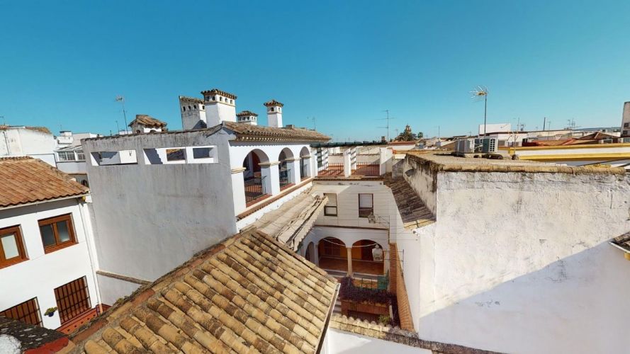 EXCLUSIVA VIVIENDA SITUADA JUNTO A PALACIO DE VIANA