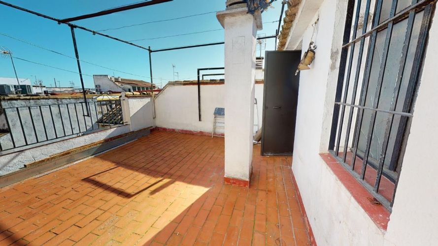 EXCLUSIVA VIVIENDA SITUADA JUNTO A PALACIO DE VIANA